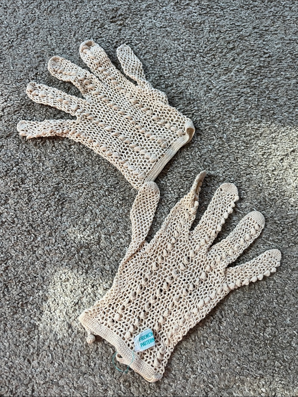 Vintage Crocheted Beige Gloves fit  szS/M French Design made in Lebanon